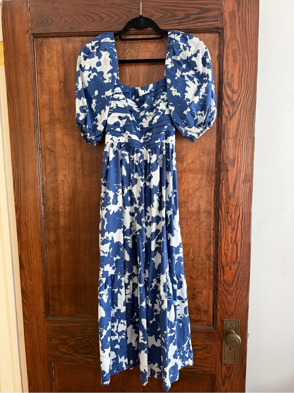 Abercrombie Blue and White Floral Maxi Dress with Puff Sleeves